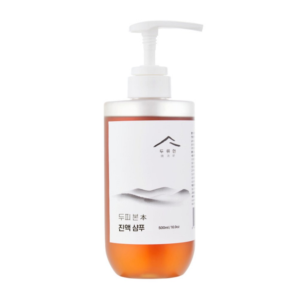 Dooryuheon Scalp Essence Shampoo in a clear 500ml bottle with amber contents, a white pump and mountain label